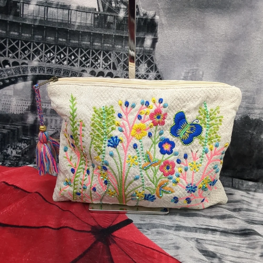 Embroidered Floral Clutch - Cream